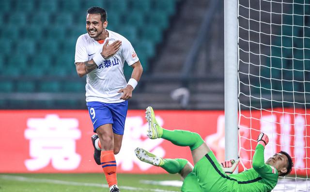 爱游戏体育-体操大奖赛焦点战：三湘雄狮队读秒扳平漓江雷豹队，客场强势带走胜利。二次进攻频频奏效的简单介绍