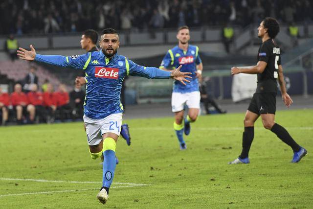 爱游戏-包含关键时刻欧冠传出新动向，那不勒斯内部沟通，管理层表态：气氛紧张，高层口径保持一致的词条