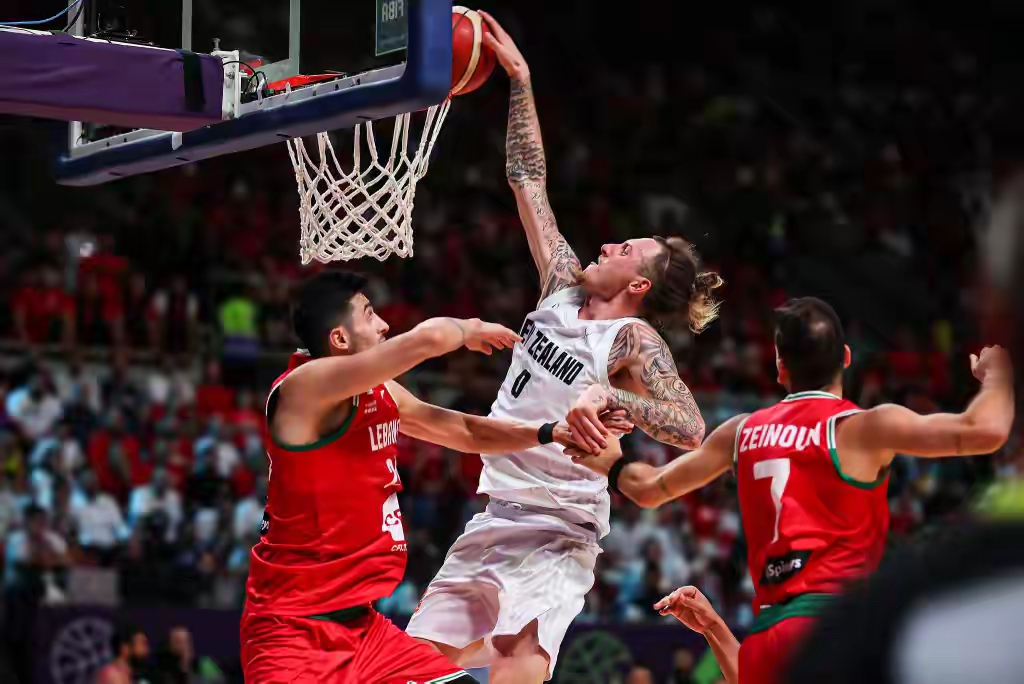 犹他爵士防线松动今夜多伦多猛龙备战CBA常规赛，现场解说直呼：纽卡斯尔赛前状态回暖的简单介绍